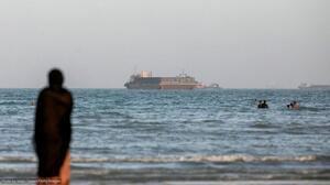 Το Ιράν βάζει όρους για να ανοίξει τα Στενά του Ορμούζ