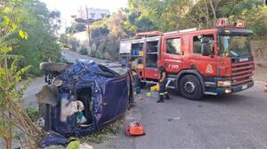 Εικόνες-σοκ από το τροχαίο στην Παντάνασσα - Το Ι.Χ. διαλύθηκε μετά την πτώση από τη γέφυρα - Βίντεο & φωτογραφίες