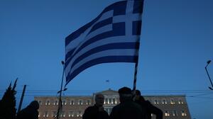 Διπλή αναβάθμιση της ελληνικής οικονομίας από Moody’s και Scope