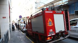 Ισχυρή έκρηξη στην Πλάκα: Κατέρρευσε διώροφο κτίριο στην οδό Λυσικράτους