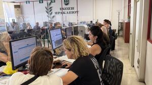 Αλαλούμ με την ενεργοποίηση δικαιωμάτων: Ουρές στα ΚΥΔ μετά το μήνυμα της ΑΑΔΕ 
