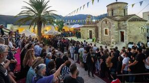 Παναγία Μυριοκεφάλων: Χιλιάδες προσκυνητές από όλη την Κρήτη στην Αντιφωνήτρια