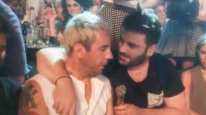 «Ας τραγουδήσουν μαζί στη γειτονιά των αγγέλων»: Όταν ο Γιώργος Μαζωνάκης έδωσε το μικρόφωνο στον Παντελή Παντελίδη