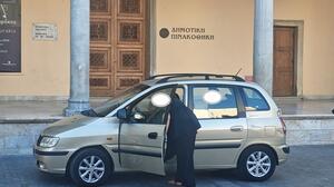 Ηράκλειο: Πάρκινγκ ο πεζόδρομος της 25ης Αυγούστου - Σταματούν, ψωνίζουν, φεύγουν