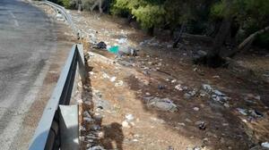 Σκουπιδότοπος απέναντι από τον Άγιο Γεώργιο στο Σεληνάρι