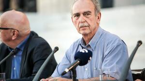 Ο αποχαιρετισμός της Νάντιας Βαλαβάνη στον Σπύρο Χαλβατζή