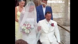 Ντύθηκε γαμπρός ο Αντώνης Τσαπατάκης! (vid)