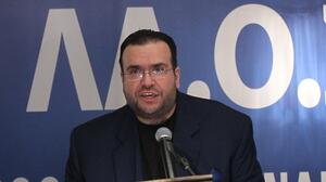 Πώς δρούσε το κύκλωμα απάτης στον ΕΦΚΑ με αρχηγούς τον Φίλιππο Καμπούρη και τη σύζυγό του