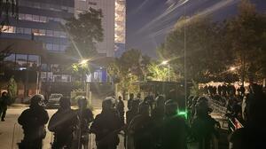 Κόσοβο: Δεκαεπτά τραυματίες σε συγκρούσεις διαδηλωτών με την αστυνομία