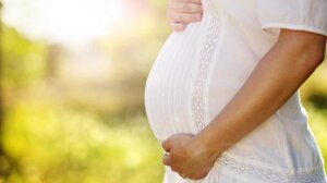 «Μπλόκο» στον φυσιολογικό τοκετό: Μαίες εναντίον Καθηκοντολογίου