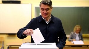  Κροατία: Ο Ζόραν Μιλάνοβιτς επανεκλέγεται πρόεδρος με ποσοστό 74,5% 
