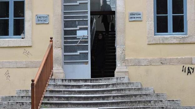 Χανιά: Στον εισαγγελέα οι κάτοικοι του Κουμπελή για τη δυσοσμία από τα λύματα