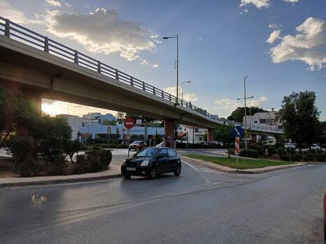 Λεωφόρος Κνωσού: «Έκοψε» 4 ρεύματα και πέρασε με κόκκινο