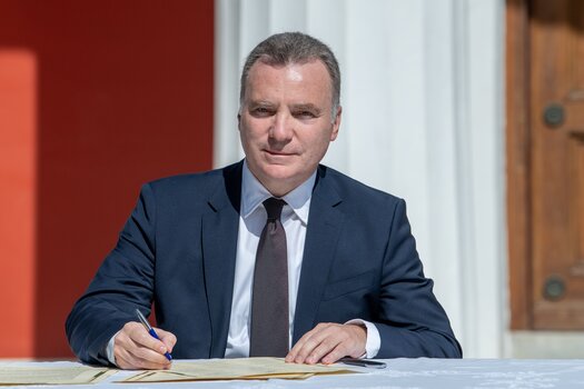 Οι συλλήψεις για τον ΟΠΕΚΕΠΕ, η "δημόσια διαπόμπευση" και η παρέμβαση Λογοθέτη