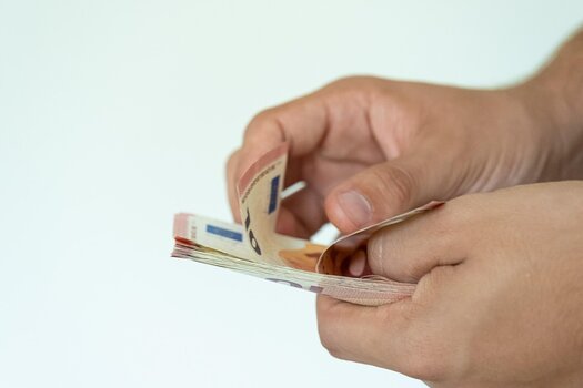 Προνοιακά αναπηρικά επιδόματα: 1 εκατ. ευρώ σε κληρονόμους θανόντων δικαιούχων