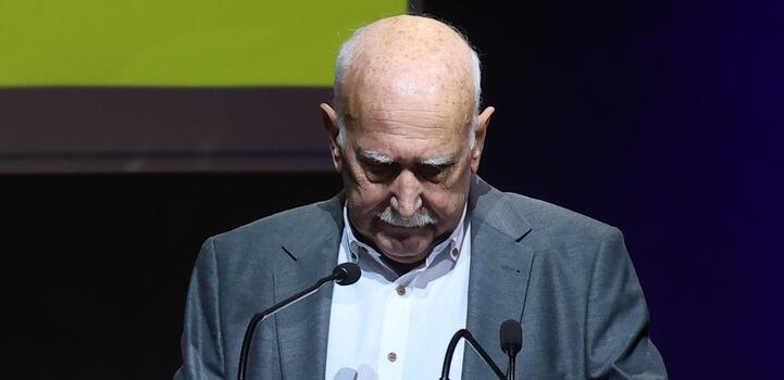 «Ντροπή στη μνήμη του Γιώργου Παπαδάκη»: Ο λόγος που ξέσπασε ο γιος του Φοίβος