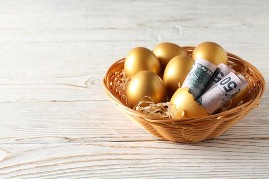 Δώρο Πάσχα: Πώς επηρεάζεται από την αύξηση του κατώτατου μισθού