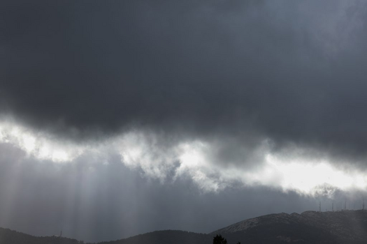 Κακοκαιρία Erminio: Μήνυμα του 112 σε περιοχές για τον περιορισμό μετακινήσεων