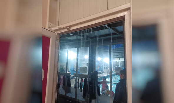 Καταρράκτες... στο κολυμβητήριο Ηρακλείου 