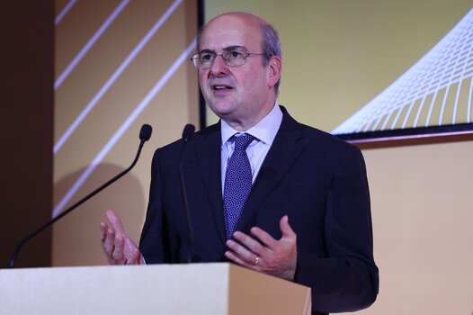 Χατζηδάκης: Τα ψέματα και η ασχετοσύνη θα πάνε τη χώρα πίσω