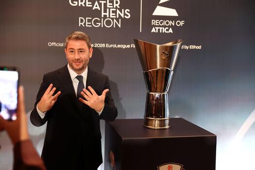 Στο γκαλά της Euroleague ο πρόεδρος του ΠΑΣΟΚ Νίκος Ανδρουλάκης