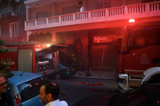 Πυρκαγιά σε υπόγεια αποθήκη στο Κολωνάκι