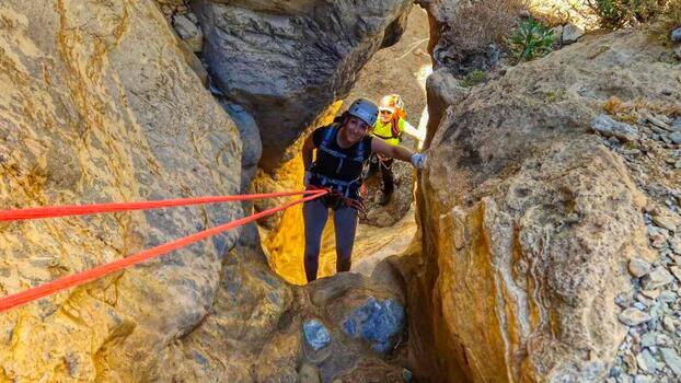 Εξορμήσεις για πεζοπορία και canyoning από τους Δρόμους Ζωής
