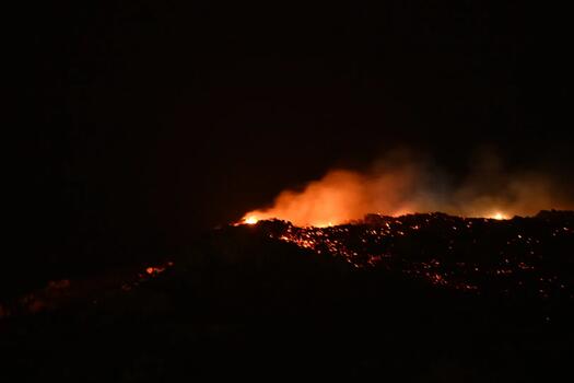 Φωτιά στην Κω: Ολονύχτια μάχη με τις αναζωπυρώσεις – «Κανείς δεν εφησυχάζει»