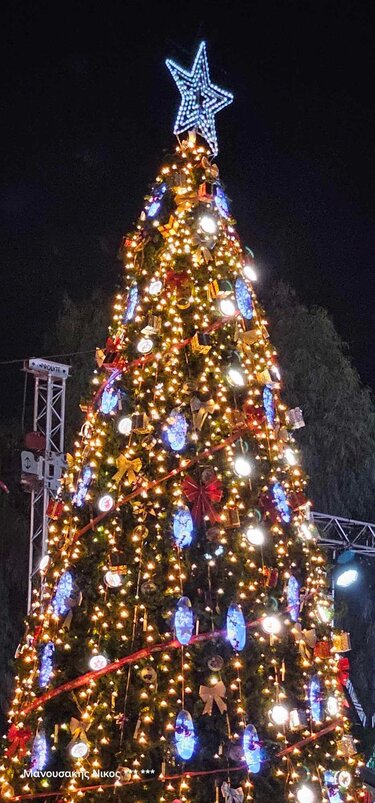 Χριστουγεννιάτικο δέντρο, Ηράκλειο, Φωταγώγηση