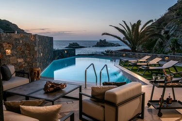  Enorme Hotels & Villas