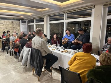 Κοπή πίτας, Κοινωνικό φροντιστήριο