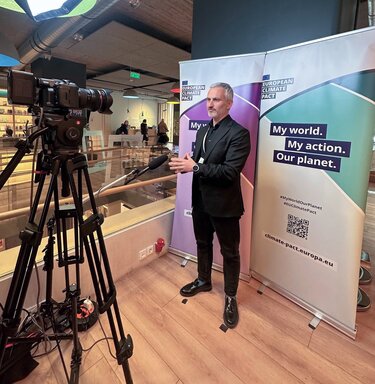 Γιάννης Αναστασάκης, κλίμα