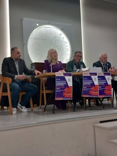 Κίνημα Δημοκρατίας, Εκδήλωση