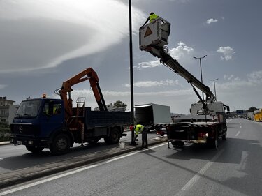 Πυλώνες, Αντικατάσταση
