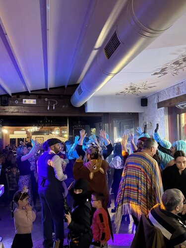 Καθέρης ΑΒΕΕ: Μια γιορτή για την ομάδα μας – Κοπή πίτας 2025