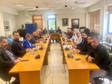 Μανόλης Χνάρης