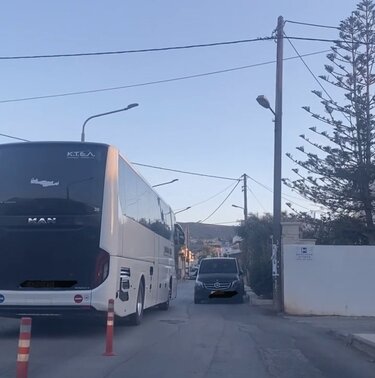 Κοκκίνη Χάνι, παράνομη στάθμευση