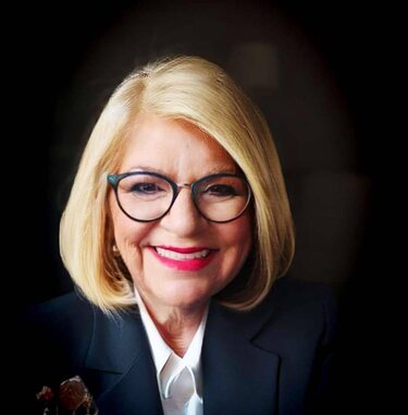 Κάκια Κοτζάμπαση, συγγραφέας