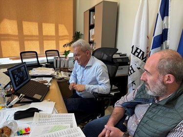 Καλοκαιρινός, Σύσκεψη, Σκουπίδια