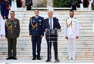 dexiosi proedriko megaro.