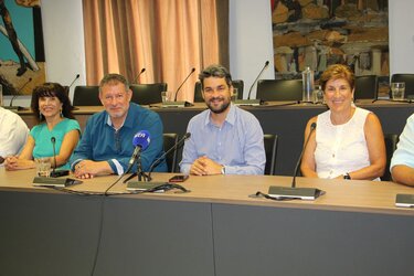 Μίκης Θεοδωράκης