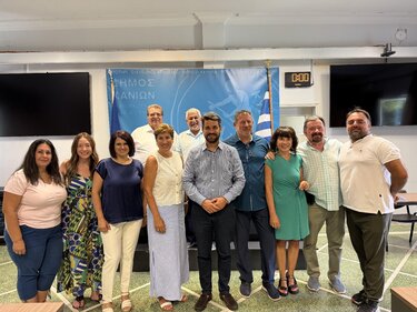 Μίκης Θεοδωράκης