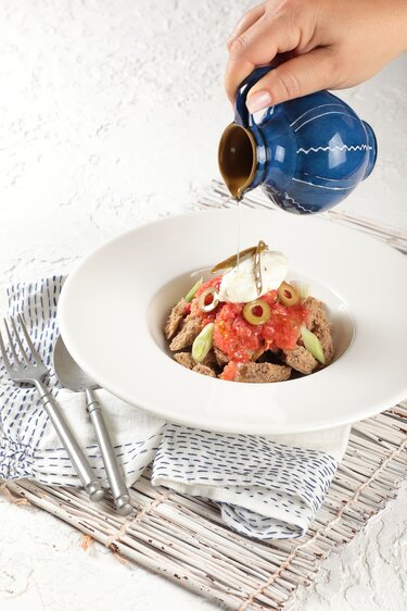 Το Κρητικό Μενού της MINOAN LINES παρουσιάζει τις νέες καλοκαιρινές γεύσεις, βασισμένες στην εποχικότητα & τις φρέσκες πρώτες ύλες