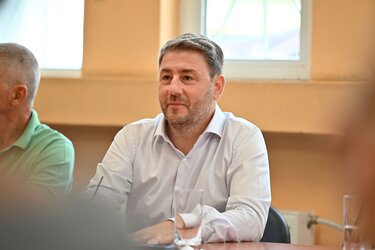 Νίκος Ανδρουλάκης, Σχολεία