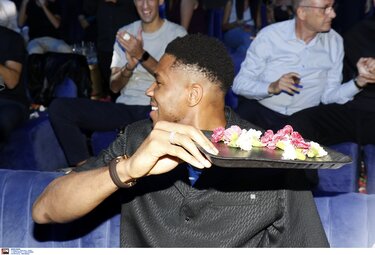 Το γλέντι της «χάλκινης» Εθνικής στα μπουζούκια (photos & videos)