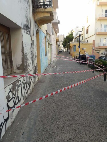 Κατέρρευσε μπαλκόνι σπιτιού στο κέντρο του Ηρακλείου - Και δεύτερο συμβάν σήμανε συναγερμό 