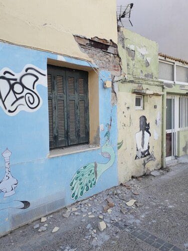 Κατέρρευσε μπαλκόνι σπιτιού στο κέντρο του Ηρακλείου - Και δεύτερο συμβάν σήμανε συναγερμό 