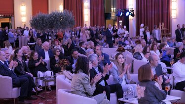 Μεταξάς, Κόσμος