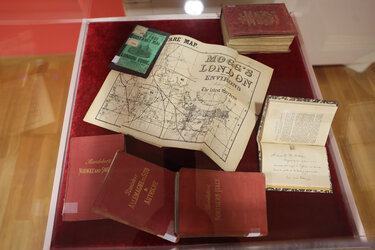 Έκθεση, Εγκαίνια