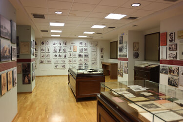 Έκθεση, Εγκαίνια